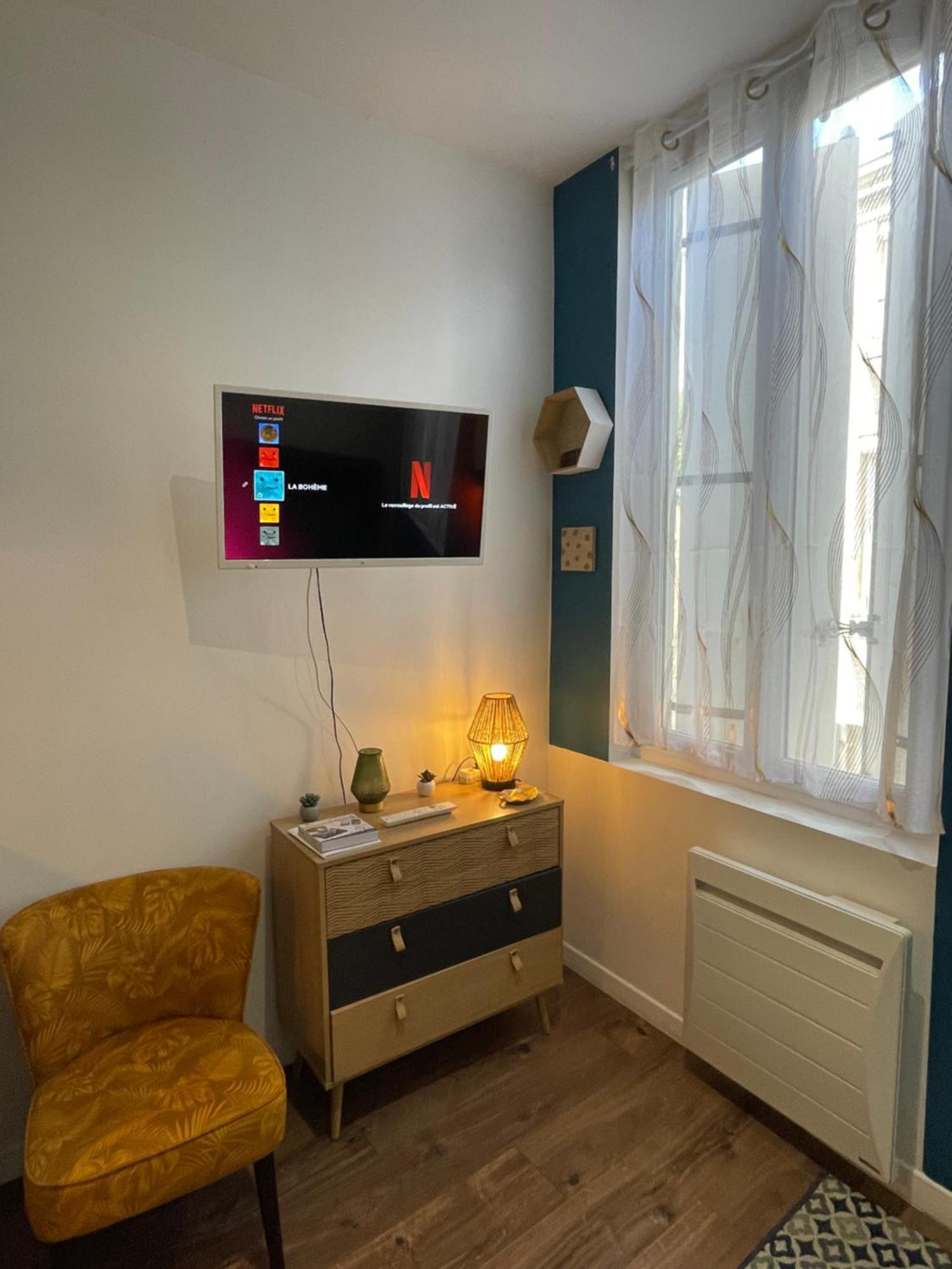 Chez Jean-Yves Et Zoe - La Boheme - Au Calme, Tres Propre, Proche Parkings Apartment Ниор Екстериор снимка