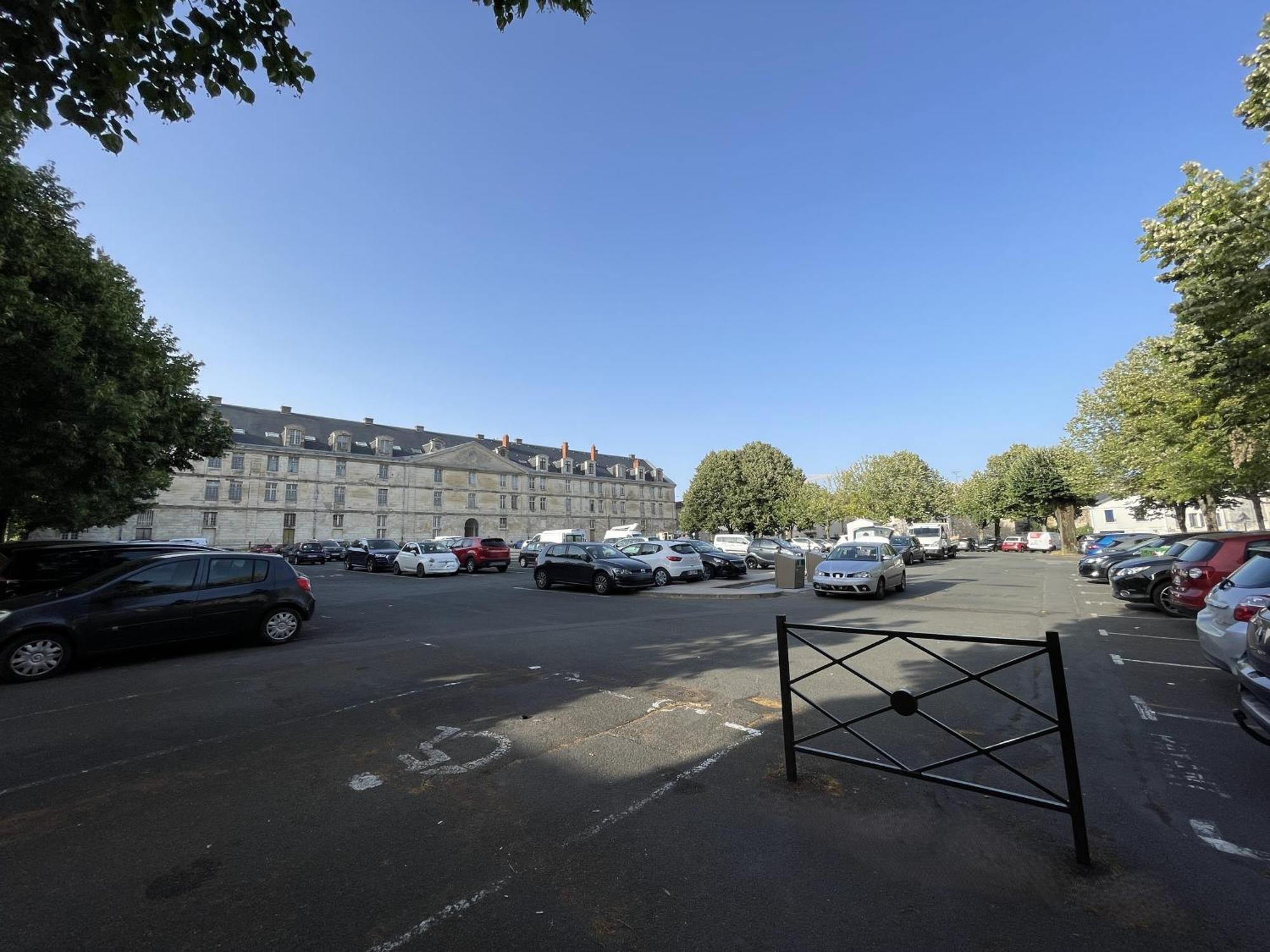 Chez Jean-Yves Et Zoe - La Boheme - Au Calme, Tres Propre, Proche Parkings Apartment Ниор Екстериор снимка
